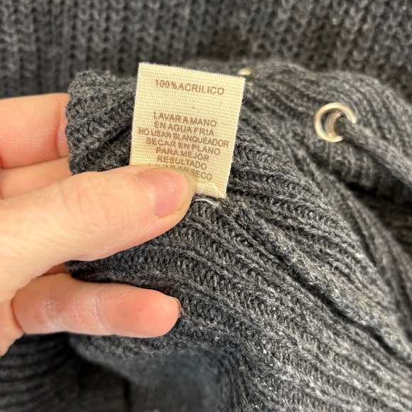 Fantastic Fawn Gray Crew Neck Sweater with Ribbed Texture - Picture 4 of 4